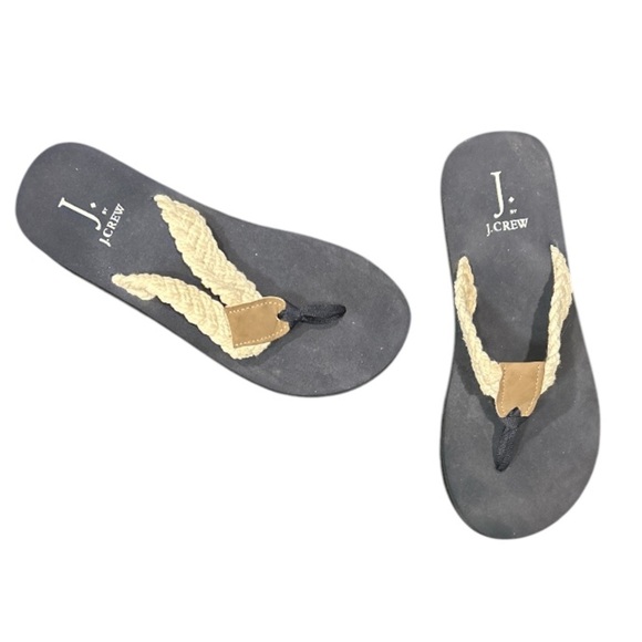 Bundle of 2 Girls Sandals. BCBG Girl's White Sandals, Size 1 and J Crew Thongs. - Picture 8 of 10